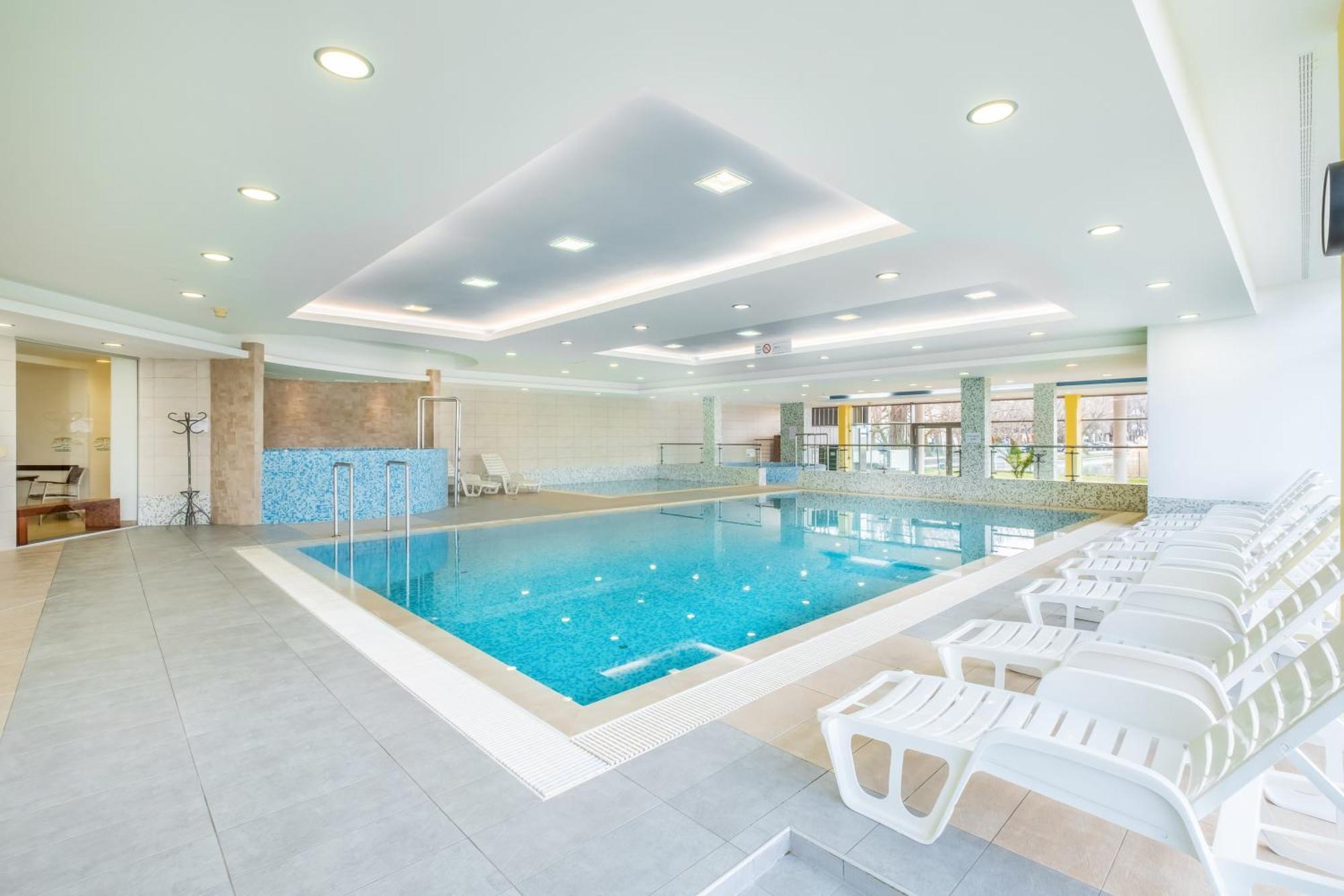 Myflat Club 218 Gold II Wellness Apartment Siófok Kültér fotó
